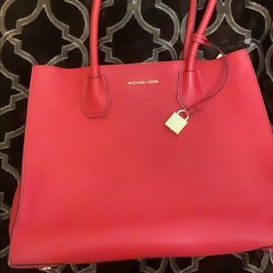 Auth. like new MK Bag *PRICE DROP FOR THE DAY*